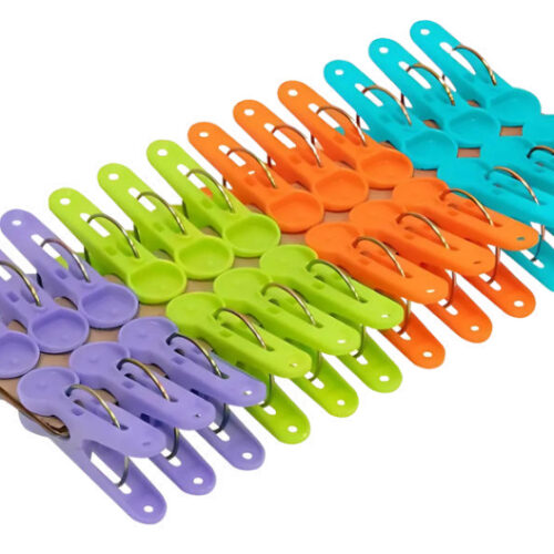 GANCHOS PLASTICO 24 PCS. PAQUETE