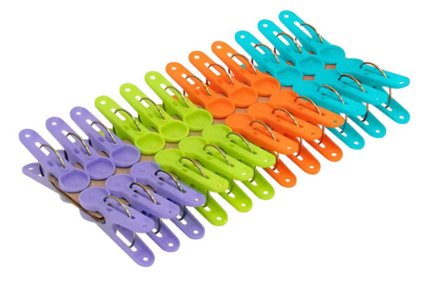 GANCHOS PLASTICO 24 PCS. PAQUETE