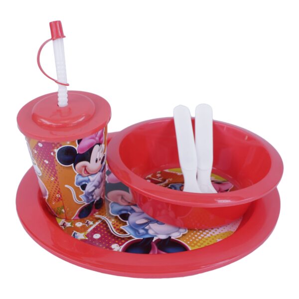 Set de platos con vaso y cubiertos